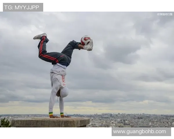 球星化身普通路人街头踢球引发惊人反响真实技能大比拼 球星化身普通路人街头踢球引发惊人反响真实技能大比拼